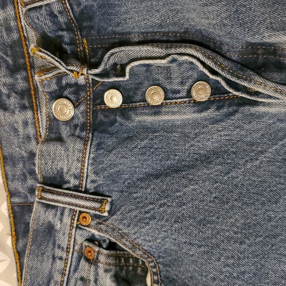 Levi's 501 Jeans - Picture 4 of 7